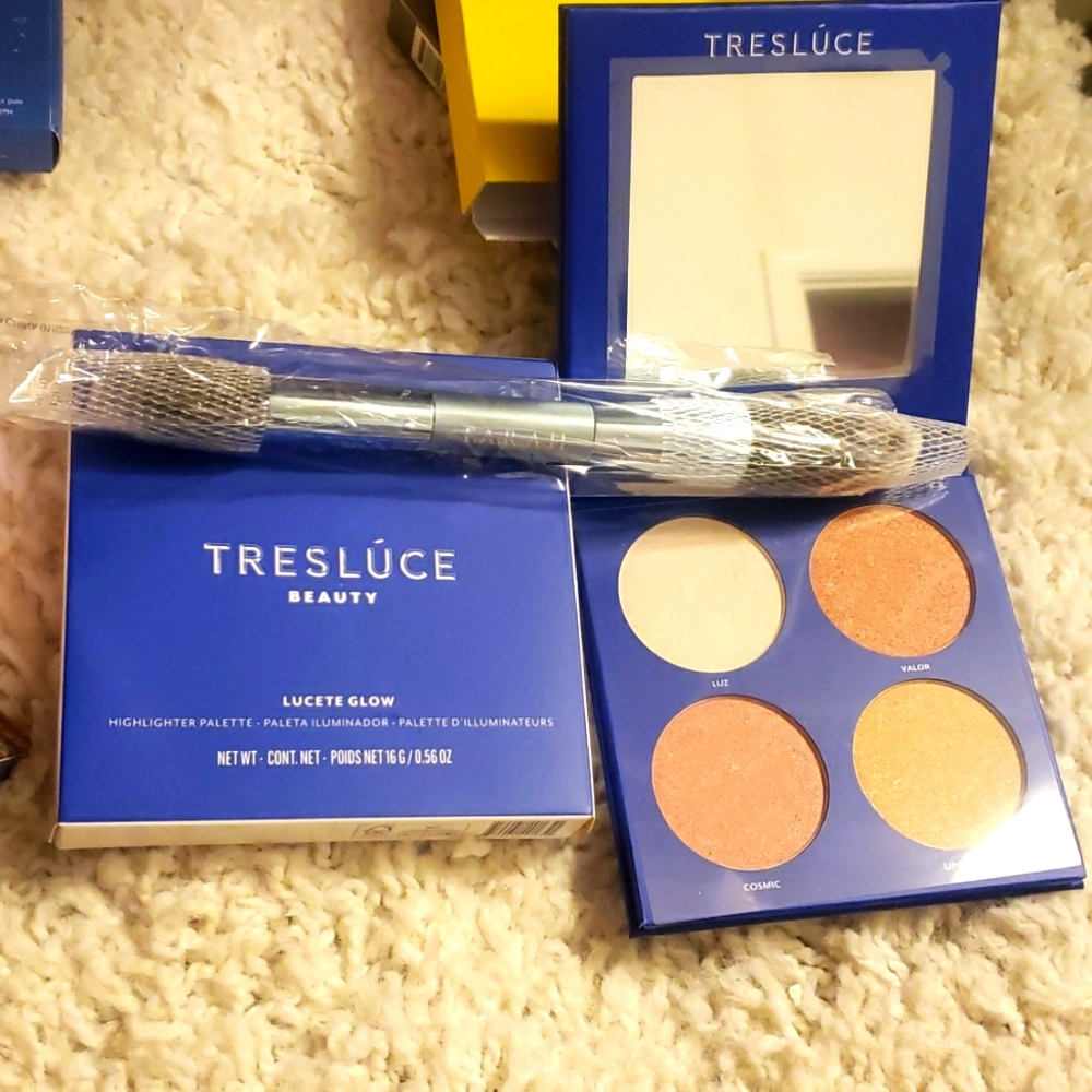 NIB Full Size Tresluce Beauty Lucete Glow Highlighter Palette & FARAH dual brush